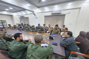 نائب مدير أمن عدن يلتقي مشرفي كاميرات المراقبة في اقسام الشرط ويشدد على الجاهزية الفنية