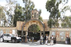 الحو_ثيون يشددون الرقابة على منزل شيخ مشايخ قبائل حاشد شمالي صنعاء