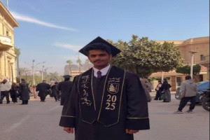 الشيخ هدران يهنئ آل عشيم بمناسبة تخرج ابنهم الدكتور بندر عشيم من جامعة القاهرة