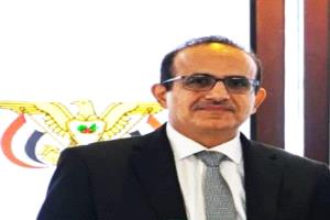 مدير مستشفى الغيضة يعزي معالي وزير الصحة بوفاة المغفور له بإذن الله تعالى والده