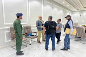 وفد منظمة الإنتربول يزور مبنى وزارة الداخلية في العاصمة المؤقتة عدن