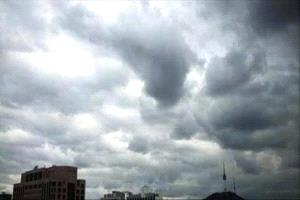 الأرصاد: أجواء مستقرة نسبيًا مع أمطار متفرقة وتحذيرات بحرية