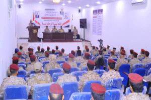 وزير الدفاع يشيد بالمنطقة السابعة ويؤكد ان العام الجاري عام النصر