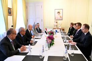 رئيس مجلس القيادة يبحث مع رئيس وزراء فنلندا الدعم الاوروبي المطلوب لجهود استعادة مؤسسات الدولة