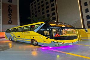 شركة الأفضل توضح ملابسات تعطل إحدى رحلاتها وتؤكد: الخلل خارج عن إرادتنا وباصاتنا موديلات حديثة