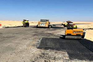 أعمال صيانة وتأهيل للخط العام النشيمة - عين با معبد وخط رضوم الفرعي بمحافظة شبوة