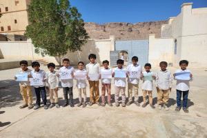 مدرسة المجد للتعليم الأساسي بلنف" بمديرية رخية تواصل تنفيذ المرحلة الأولى من مبادرة "أثرنا أخضر " لتعزيز الوعي البيئي