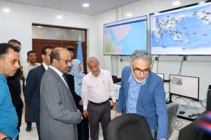 وزير النفط والمعادن يتفقد هيئة المساحة الجيولوجية ويبحث سبل التعاون مع الأشقاء في السعودية