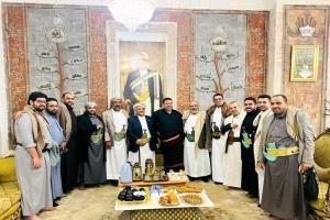 اختطاف الشيخ جبران أبو شوارب شمال صنعاء وفرض طوق أمني على منزل حمير الأحمر