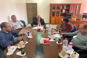 جامعة عدن تبحث آفاق التعاون المشترك مع مؤسسة آفاق شبابية