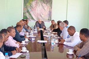 وكيل محافظة تعز يبحث مع المدير القطري لمنظمة "أوكسفام" لبحث تدخلاتها الإنسانية في المحافظة