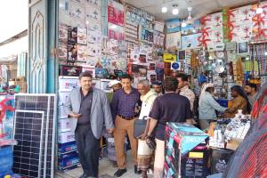 المعلم وباسندوه ينفذان نزولًا ميدانيًا إلى أسواق مدينة جعار