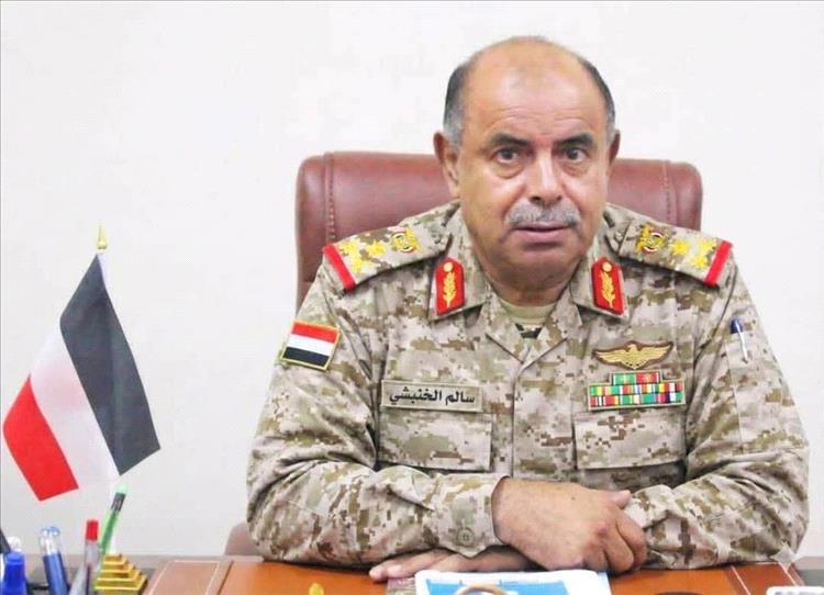 عاجل: عودة محافظ حضرموت سالم الخنبشي إلى مطار سيئون