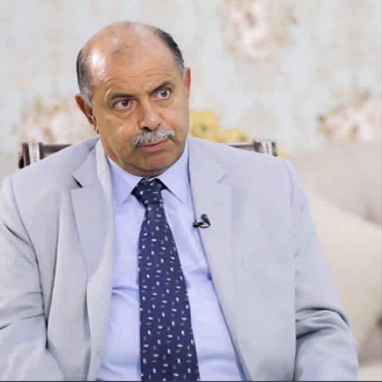 محافظ حضرموت يوجّه المكاتب التنفيذية بالالتزام بالدوام الرسمي