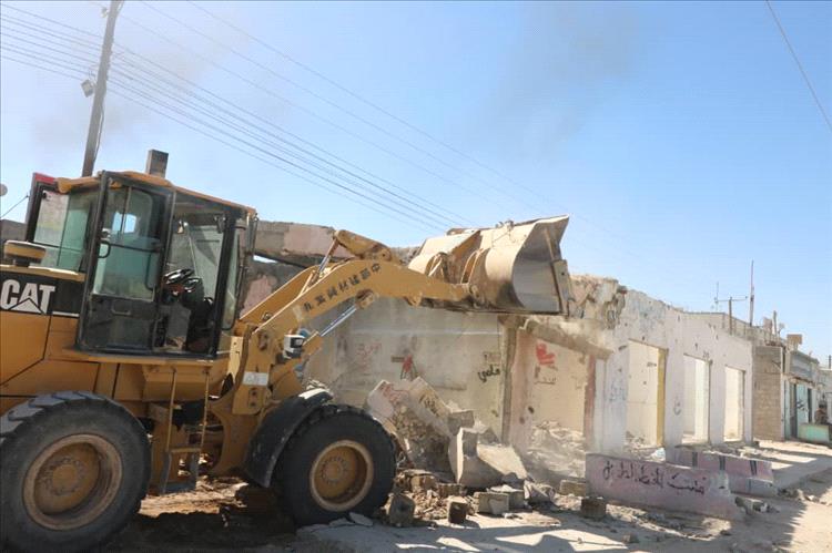 تحت اشراف مدير عام شحن .. حملة إزالة للمباني العشوائية بالمديرية
