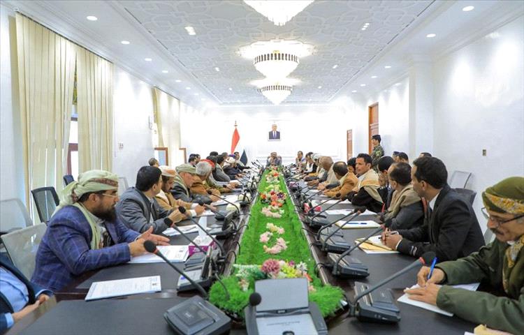 اللواء العرادة يترأس اجتماعاً للمكتب التنفيذي لمحافظة مأرب