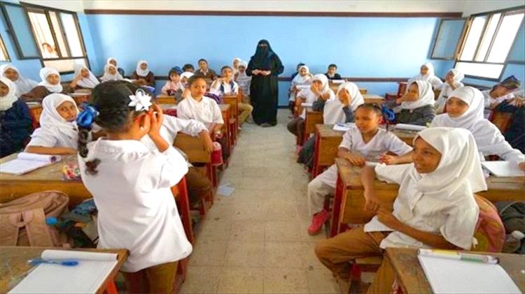 قيادة السلطة المحلية بمحافظة عدن تصدر بيانًا بشأن العملية التعليمية في المدارس الحكومية والأهلية