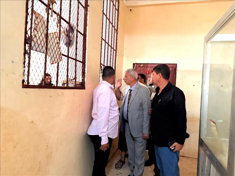 محافظ لحج ينفي شائعات هروب نزلاء سجن صبر المركزي ويؤكد: الوضع الأمني مستقر وتحت السيطرة الكاملة