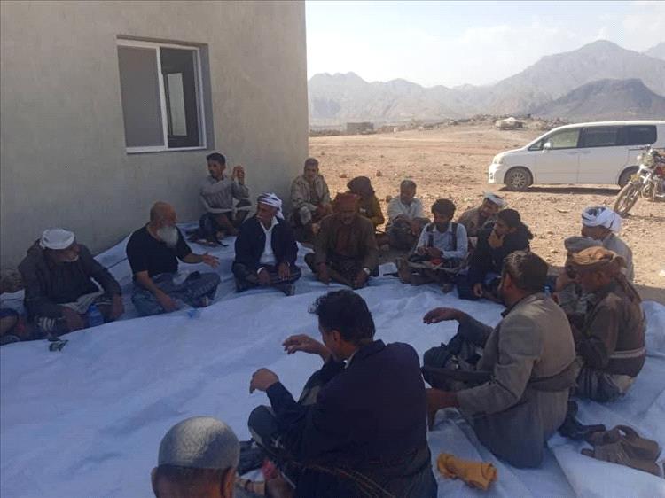 قيادة اللواء الثالث دعم وإسناد تلتقي بمشائخ واعيان مديرية مودية لمناقشة الاستقرار الامني بالمديرية.