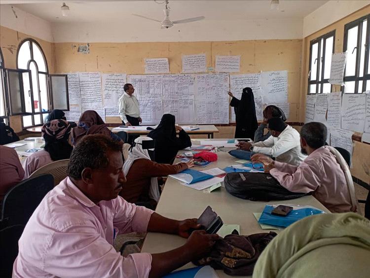 اختتام دورة فريق التطوير المدرسي بمدرسة الوحدة قرية البيطرة بلحج