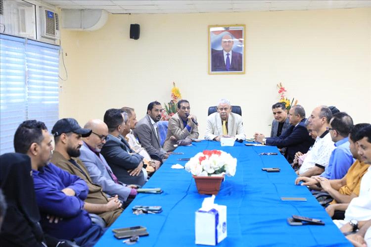 بنًاء على توجيهات الوزير البكري.. وكيل وزارة الشباب والرياضة يرأس اجتماعاً لموظفي الوزارة