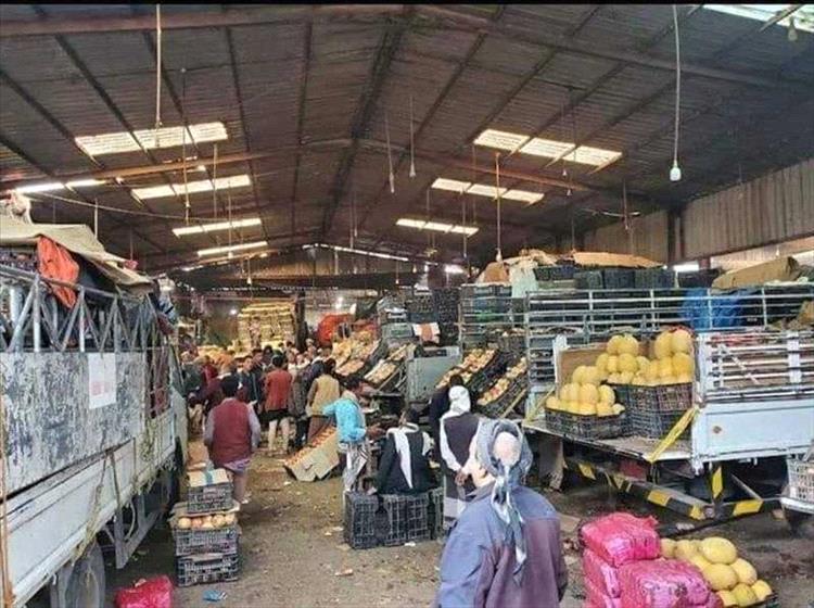 جماعة الحوثي تغلق سوق الجملة للخضروات في إب وتخطف عددا من المستأجرين