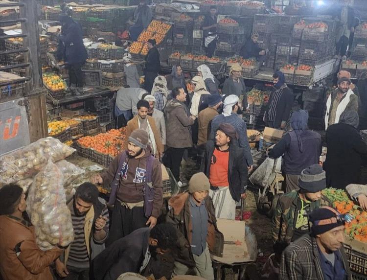 ميليشيا الحوثي تغلق سوق الجملة للخضروات في إب وتختطف مستأجرين رفضوا القرار