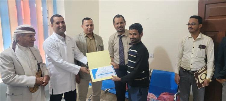 مركز الأمين لطب وجراحة الأسنان بمأرب يكرّم كادره الطبي ويستعرض أكثر من 6 آلاف خدمة.