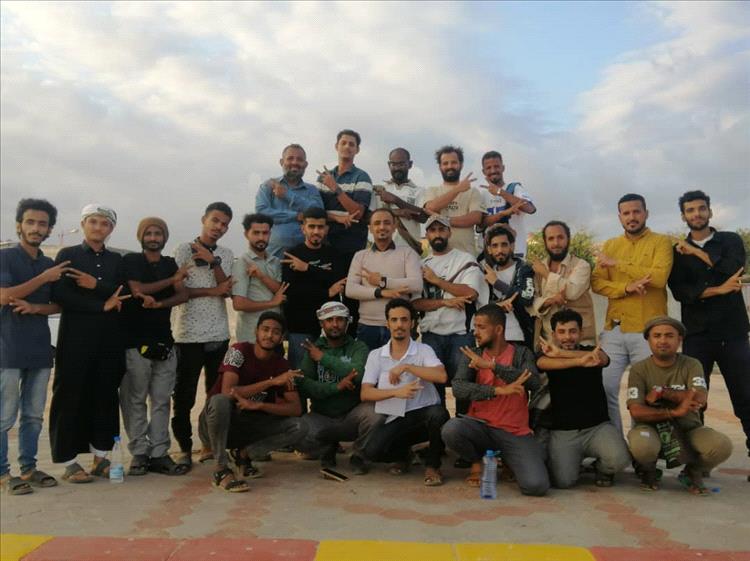 مؤسسة رؤية عدن للتنمية تواصل تسجيل حالات الصم المحتاجين للسماعات الطبية