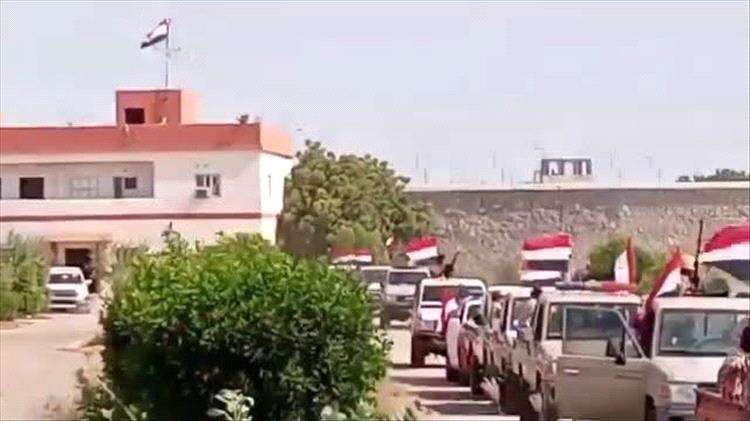 عودة رمزية للدولة.. المؤسسات والقوات في أبين تعيد رفع علم الجمهورية بعد سنوات من إنزاله