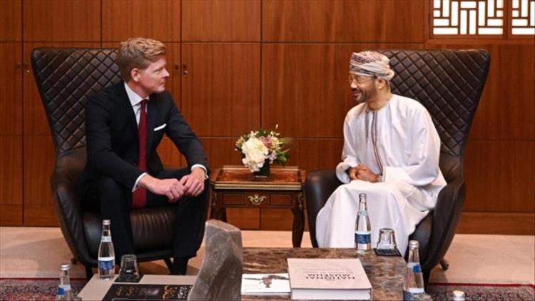 خلال لقاءات بمسقط.. غروندبيرج يؤكد التزام الأمم المتحدة بدعم مسار سياسي شامل في اليمن