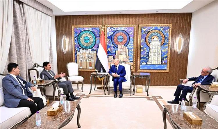 رئيس مجلس القيادة يؤكد مضي الدولة في تفكيك منظومة الإفلات من العقاب