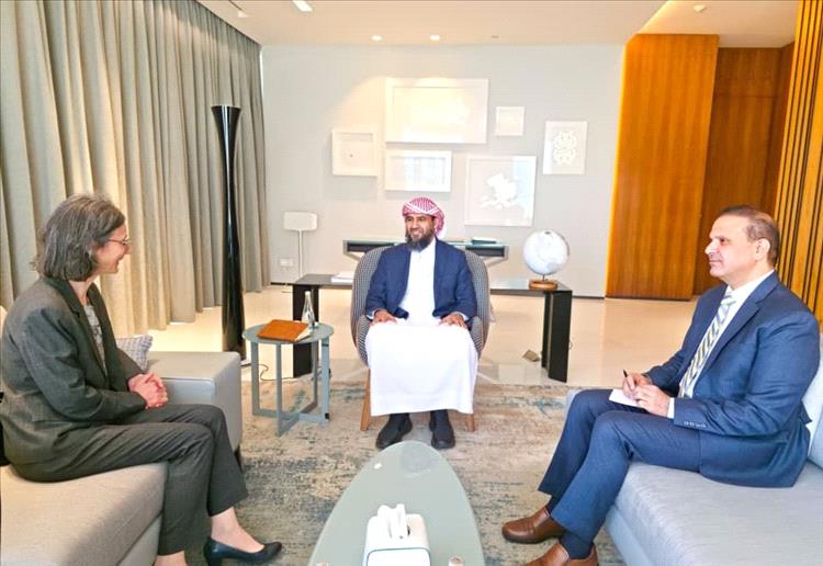 السفيرة الفرنسية تؤكد دعم باريس لمجلس القيادة والحكومة اليمنية