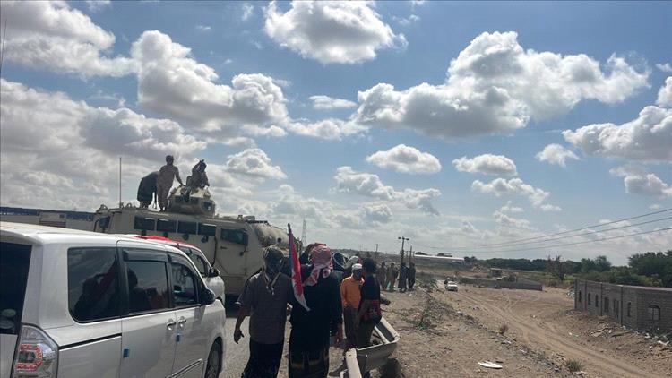 توافد آلاف المتظاهرين من الضالع ولحج ويافع إلى عدن للمشاركة في فعالية بساحة العروض والعمالقة ودرع الوطن تؤمن شمال المدينة