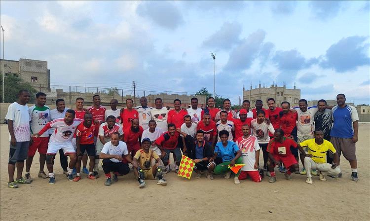 قدامى التلال وحسان في لقاء كروي ودي بأبين