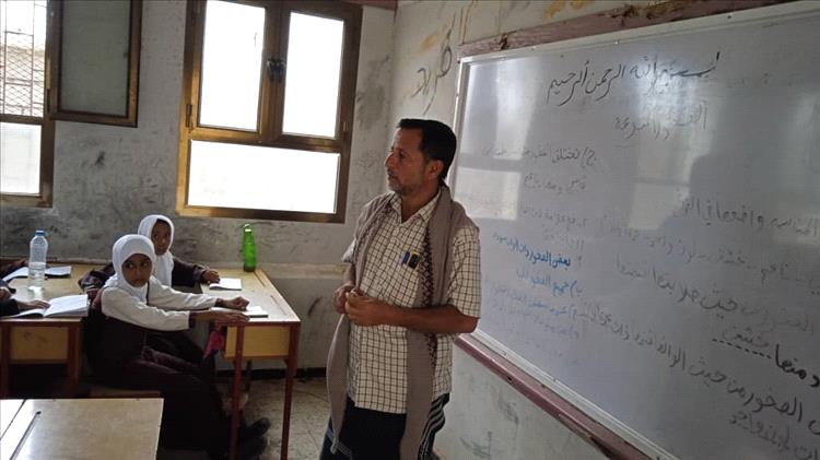 مدير تربية المحفد يتفقد سير العملية التعليمية في مجمع الكفاه التربوي