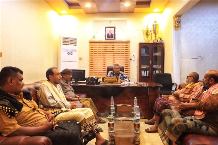 المدير العام للأمن والشرطة بساحل حضرموت يلتقي النقابة الفرعية للنقل والمواصلات بحضرموت