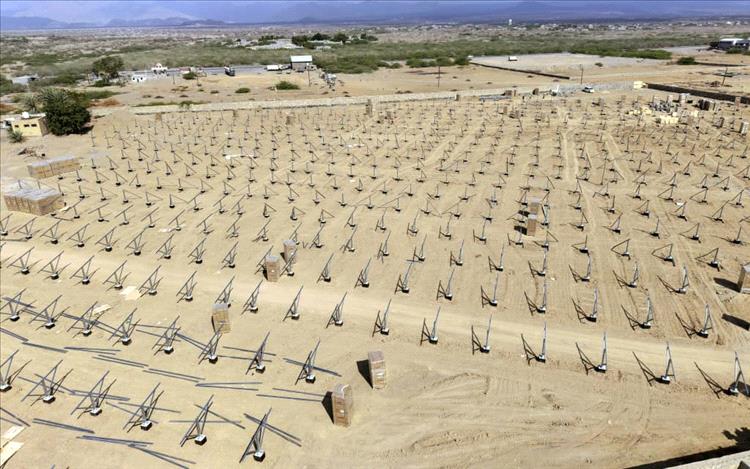 بدعم من العميد ناصر عبدربه.  بدء تنفيذ مشروع منظومة طاقة شمسية بقدرة 2 ميجاوات لمدينة شقرة بأبين