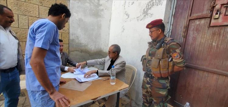 رئيس نيابة استئناف تعز ينفّذ زيارة تفقدية للإصلاحية المركزية ويوجه بتسريع البت في قضايا النزلاء