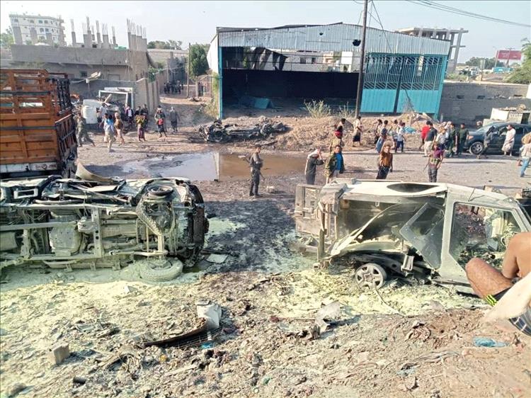 قراءة سياسية: تفجير موكب حمدي شكري محاولة لخلط الأوراق وإفشال مسار الاستقرار في المحافظات الجنوبية