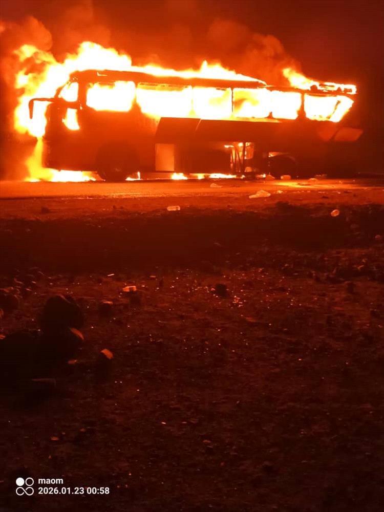 تكليف لجنة ميدانية للتحقيق في حادث احتراق حافلة ركاب بنقيل العرقوب في أبين