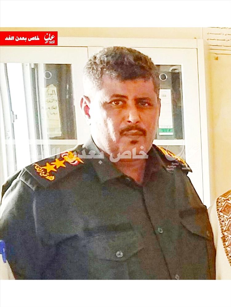 مدير البحث الجنائي بمحافظة أبين يعزي الصحفي صالح المرقشي في وفاة والده