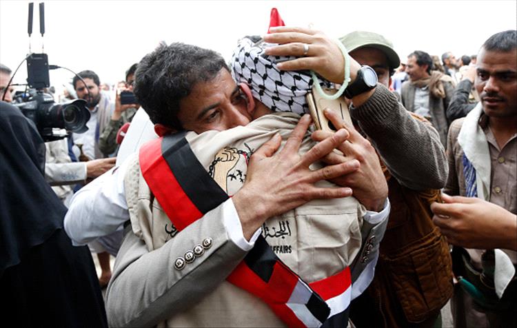 جماعة الحوثي تلوح بعرقلة اتفاق تبادل الأسرى