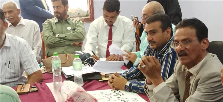 تحت شعار «عدن تجمعنا».. لقاء موسع في مديرية صيرة يطالب بتمثيل عادل لأبناء عدن في الحوار الجنوبي
