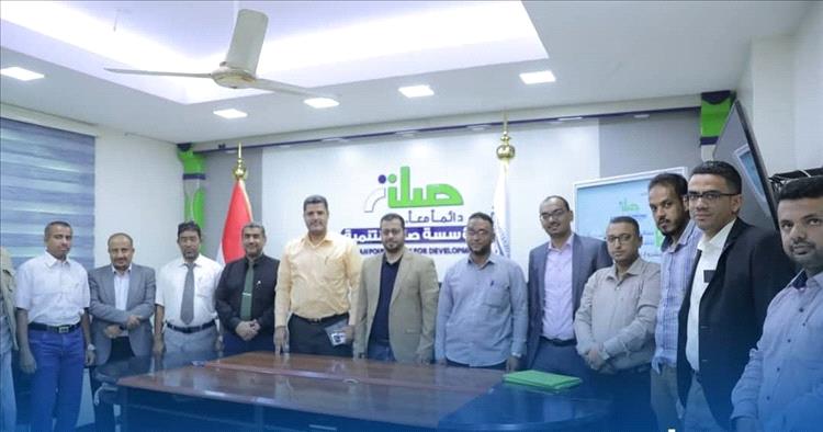 المدير التنفيذي لمؤسسة صلة للتنمية يوقّع اتفاقيتين لمشروع تعزيز امدادات المياه بالديس الشرقية وتعزيز شبكة مياه  المنيظرة بدوعن