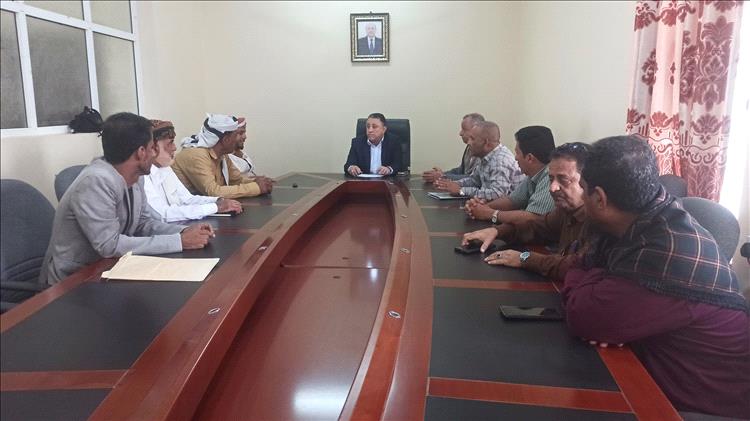 أمين عام محلي أبين يناقش مع أمين عام جمعية الحكمة اليمانية تدخلات الجمعية للعام الجديد 2026م