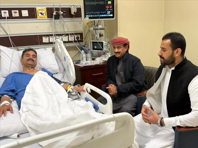 المحافظ بن الوزير يطمئن على صحة العميد علي الجبواني