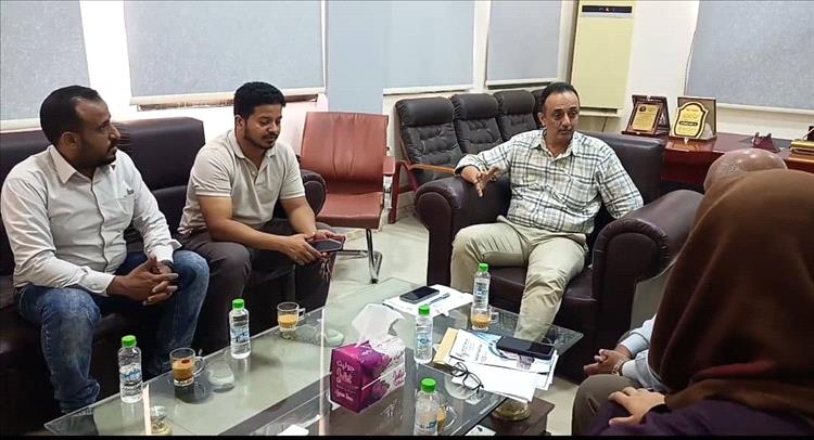 القائم بأعمال صحة عدن يؤكد سعيهم لتخفيف معاناة المرضى ذوي الدخل المحدود بإقامة مخيمات طبية مجانية