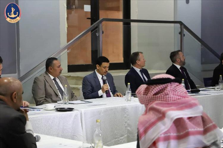 رئيس مصلحة خفر السواحل اليمنية يشارك في اجتماع احاطة الشركاء الدوليين من البعثات الدبلوماسية المعتمدة لدى بلادنا
