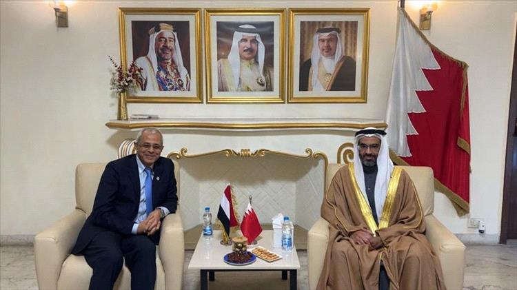 نائب وزير الخارجية يناقش مع مسؤول بحريني التطورات الدولية والإقليمية